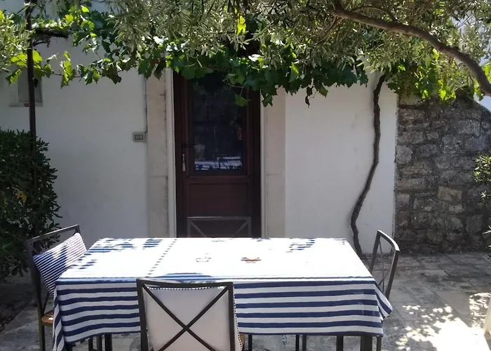 Trulli Colibri' Feriehus Locorotondo
